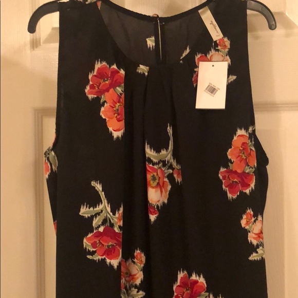 Loveappella Tops - ❤️NWT FLORAL SLEEVELESS TANK❤️
